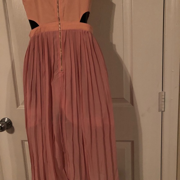 Dress - Picture 2 of 4